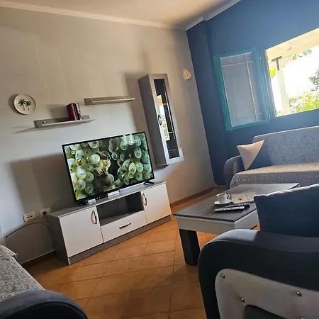 Casa Kuqa * Ksamil